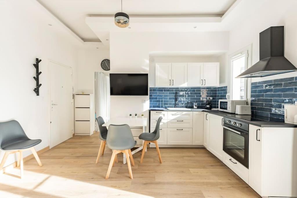 Renovated Apartment Near the Beach - 3