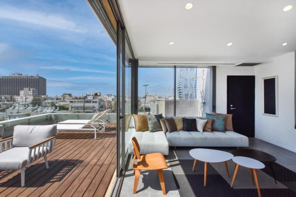 Michel Angelo by HolyGuest, Tel Aviv