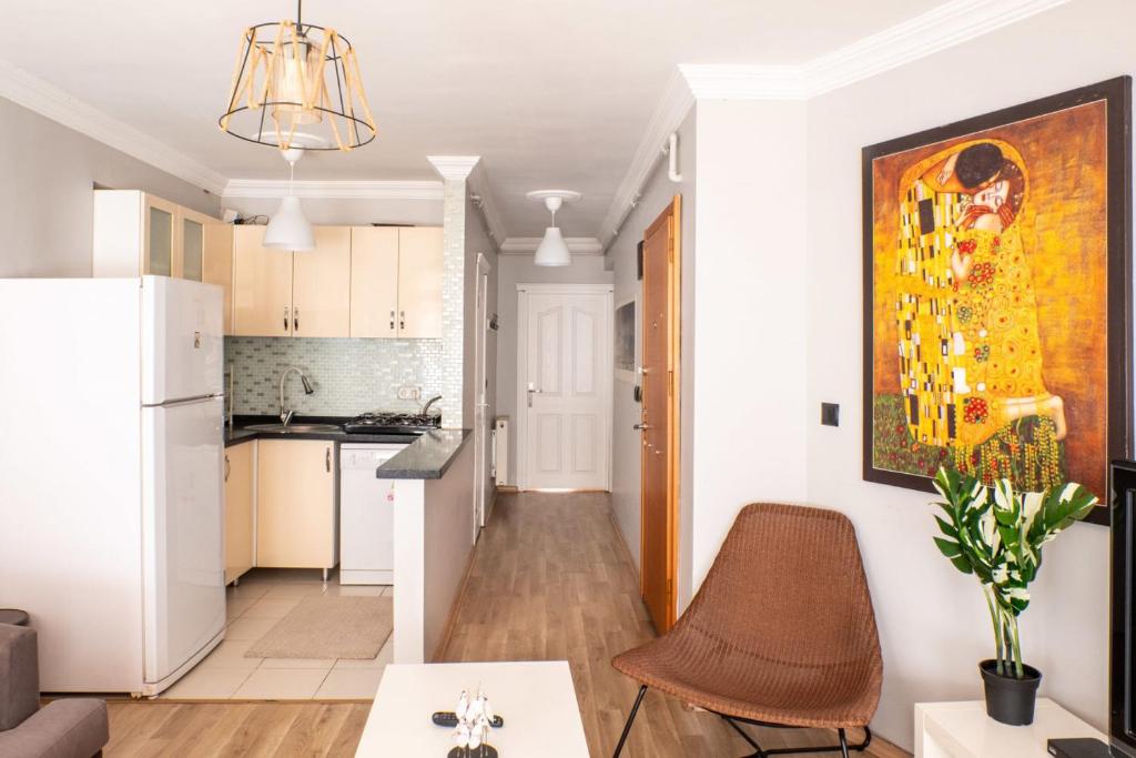 Fascinating Apartment near Nisantasi and Trendy Attractions in Besiktas photo