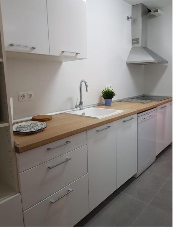 Apartamento con aire acondicionado en urbanización con piscina - 4