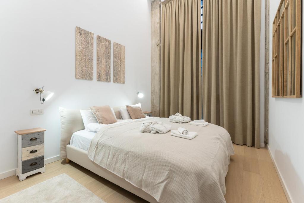 High ceiling gem in heart of Malaga historic district - 3