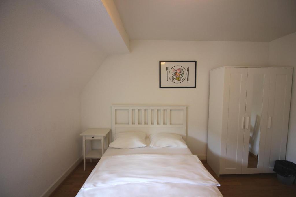 rent a home Eptingerstrasse photo