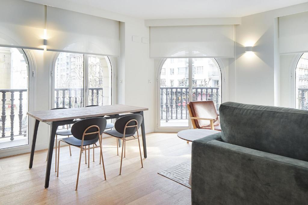 The Rentals Collection - Olabar II - 3
