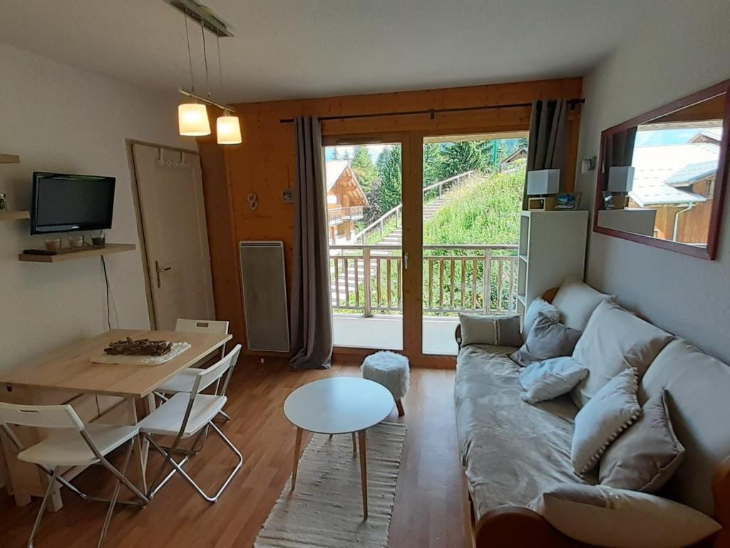 Charmant 2 pièces pour 4 avec balcon, au pied des pistes à Modane - FR-1-265-331 - 2