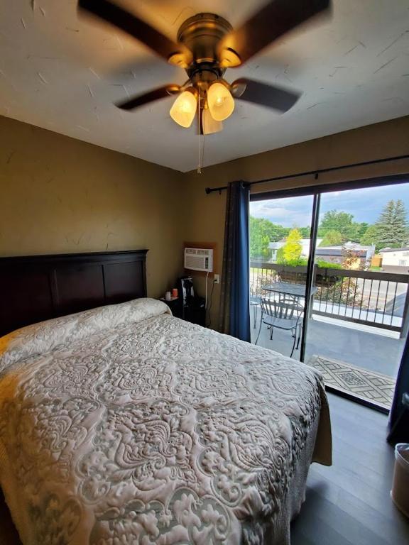 Three Forks Lewis & Clark Motel photo