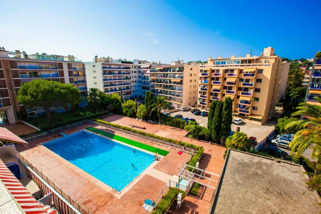 French Riviera: Seafront apt & pool near Monaco - 1