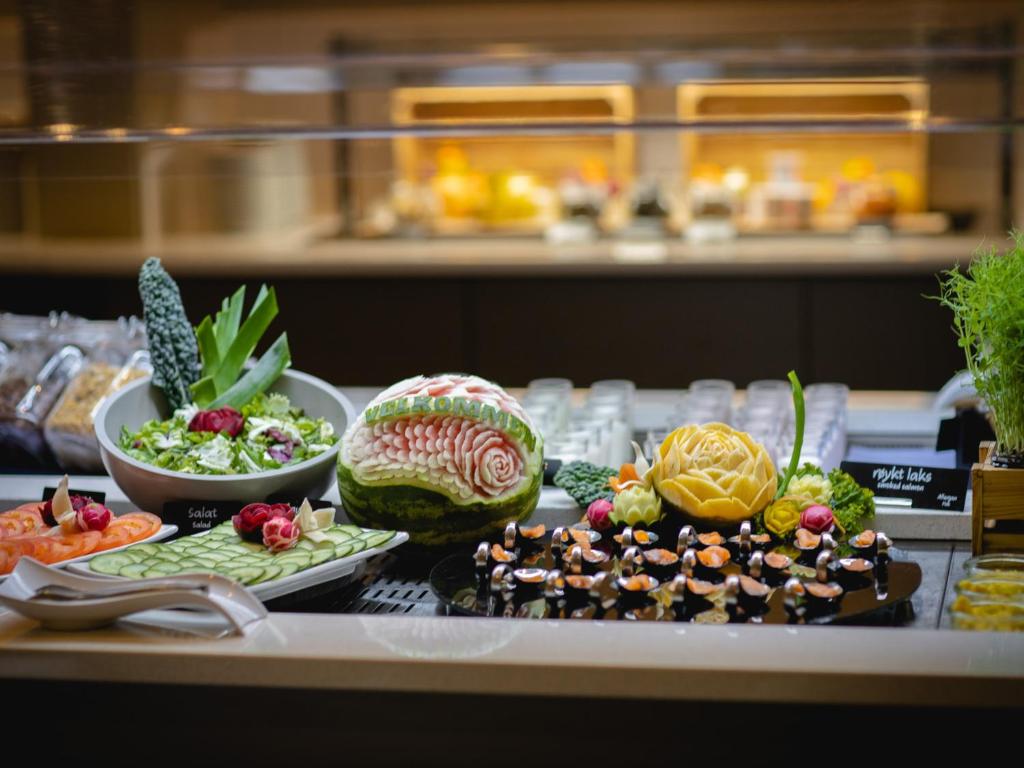 อาหารและเครื่องดื่ม