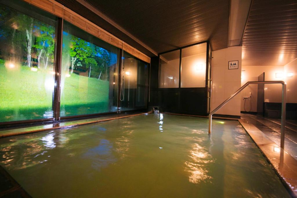 Hot spring bath
