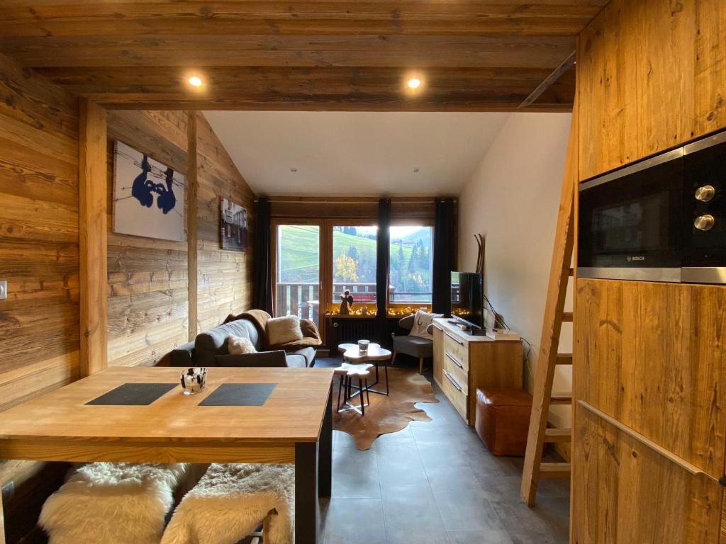 T2 + Coin Nuit 6 Pers, Sud, Wifi, La Clusaz - FR-1-437-99 - 1