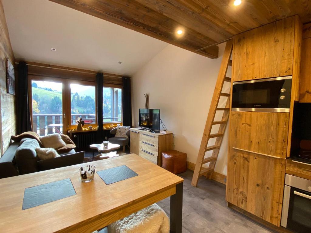 T2 + Coin Nuit 6 Pers, Sud, Wifi, La Clusaz - FR-1-437-99 - 2