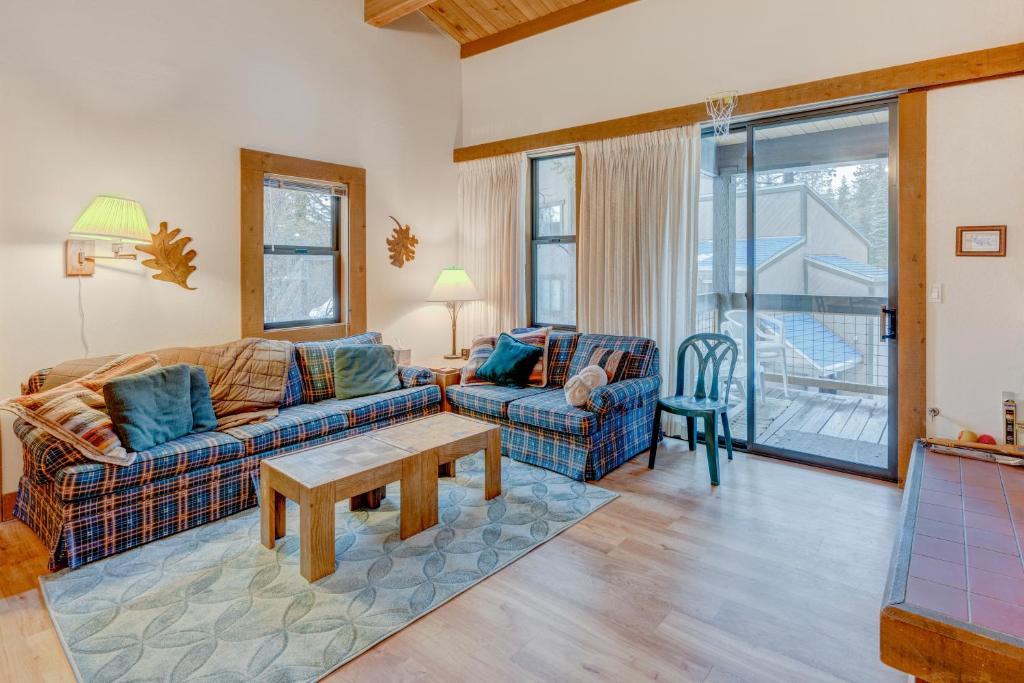 Evergreen Escape, Truckee