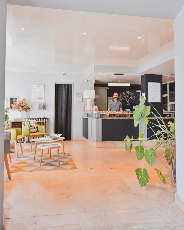 フロント・ロビー