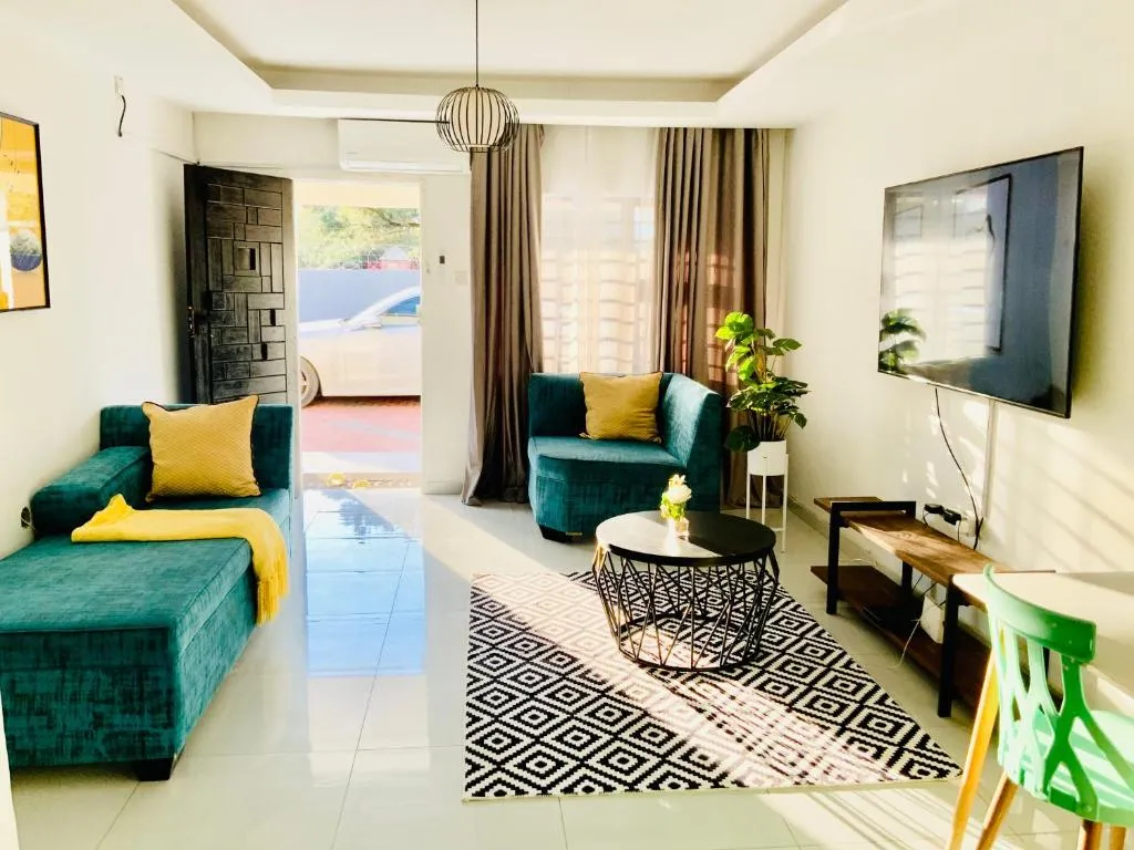 Monaco villa Palapye, hotel in Palapye
