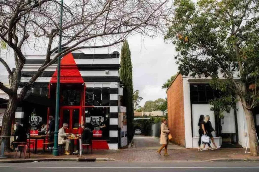 Location location: Melbourne street views，位于阿德莱德的酒店