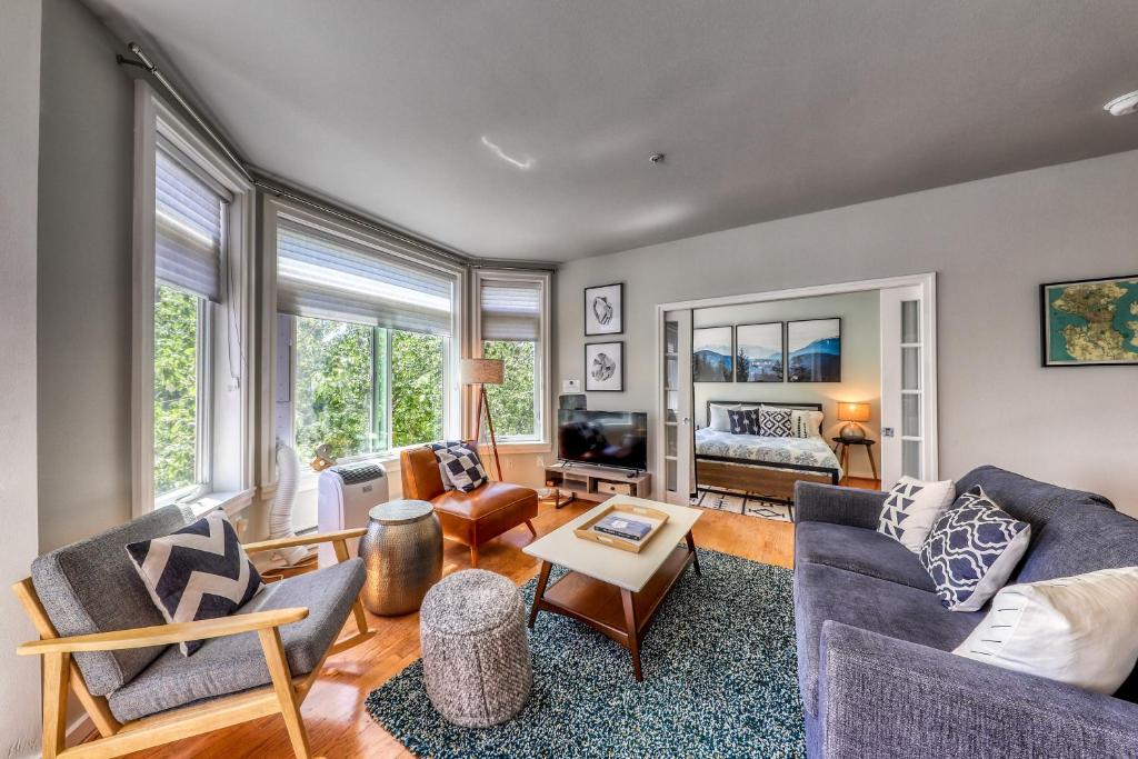 Belltown Court City Living Condo