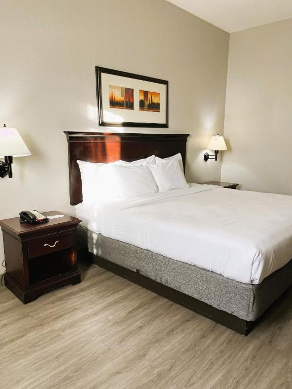 Country Inn & Suites by Radisson, Albany, GA photo