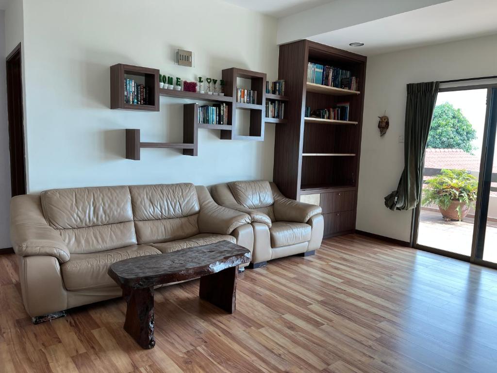 Shared lounge/TV area