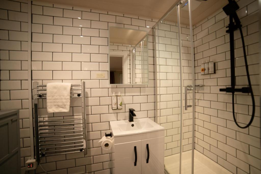 Harper's Steakhouse with Rooms, Southampton Swanwick Marina photo