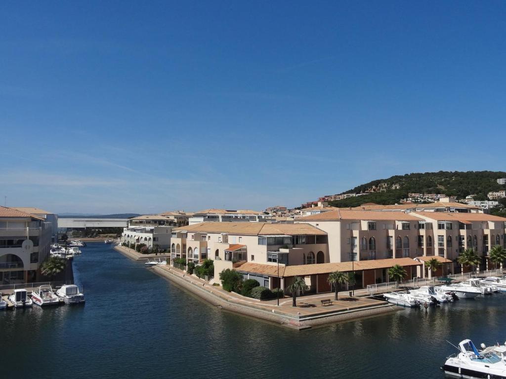 T2 30m² avec Loggia et Vue, Parking Privé - FR-1-472-133, Sète