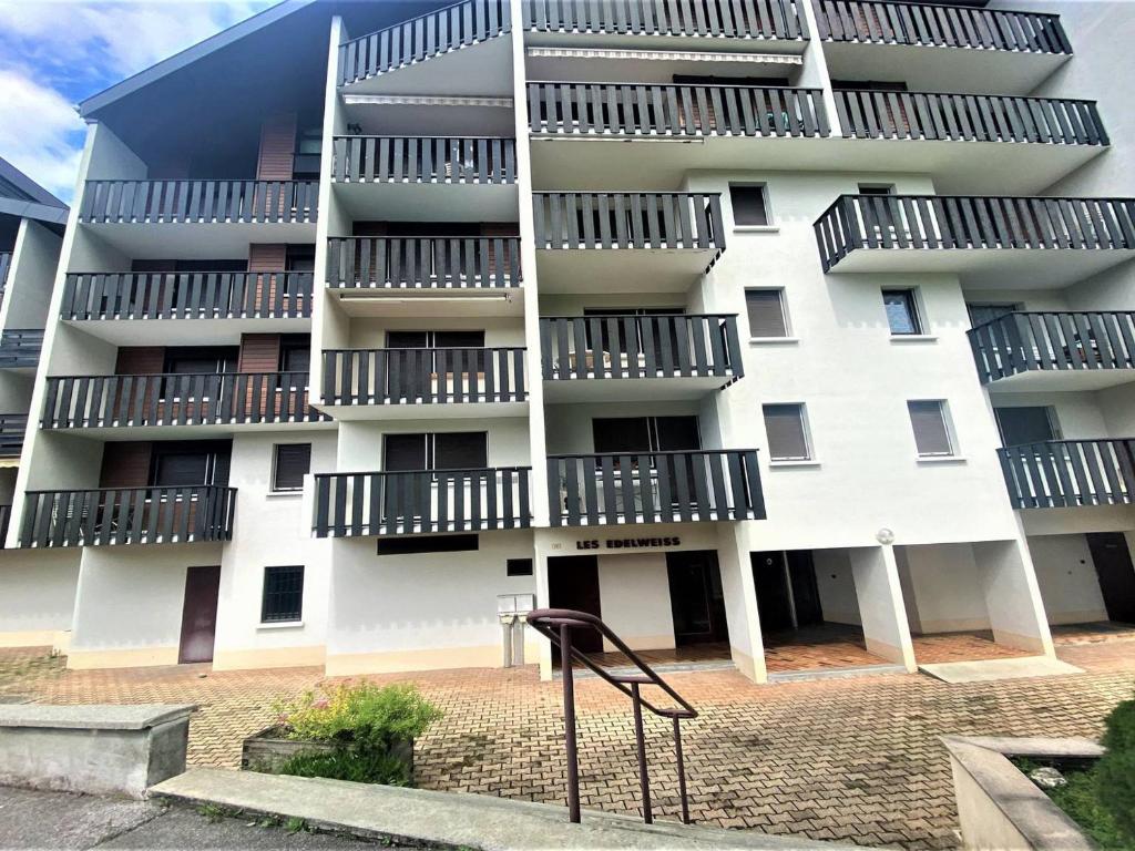 Studio lumineux au centre de Samoëns, vue sur Le Criou - FR-1-624-52 - 3