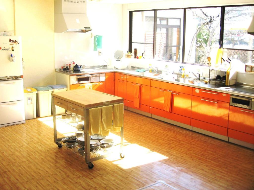 Kitchen, K's House Mt.Fuji - Backpackers Hostel in Fujikawaguchiko