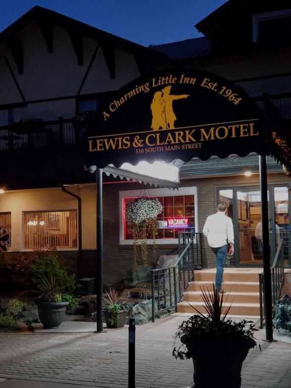 Three Forks Lewis &amp; Clark Motel — Hotel in Three Forks