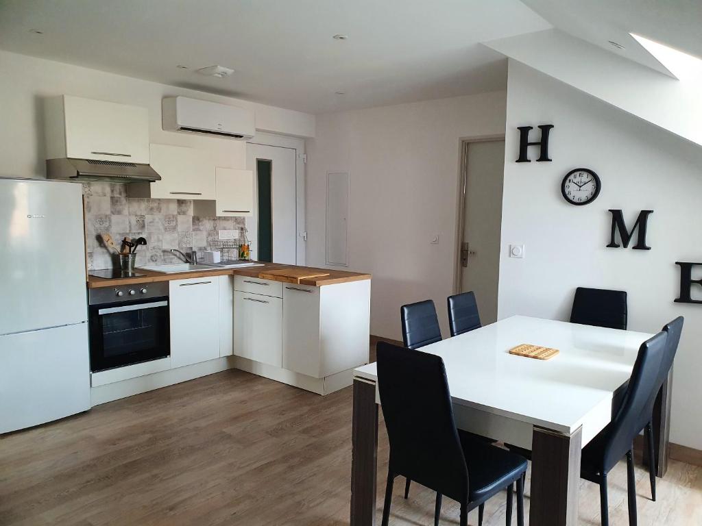 Appartement de 2 chambres avec vue sur le lac a Chateau Arnoux Saint Auban