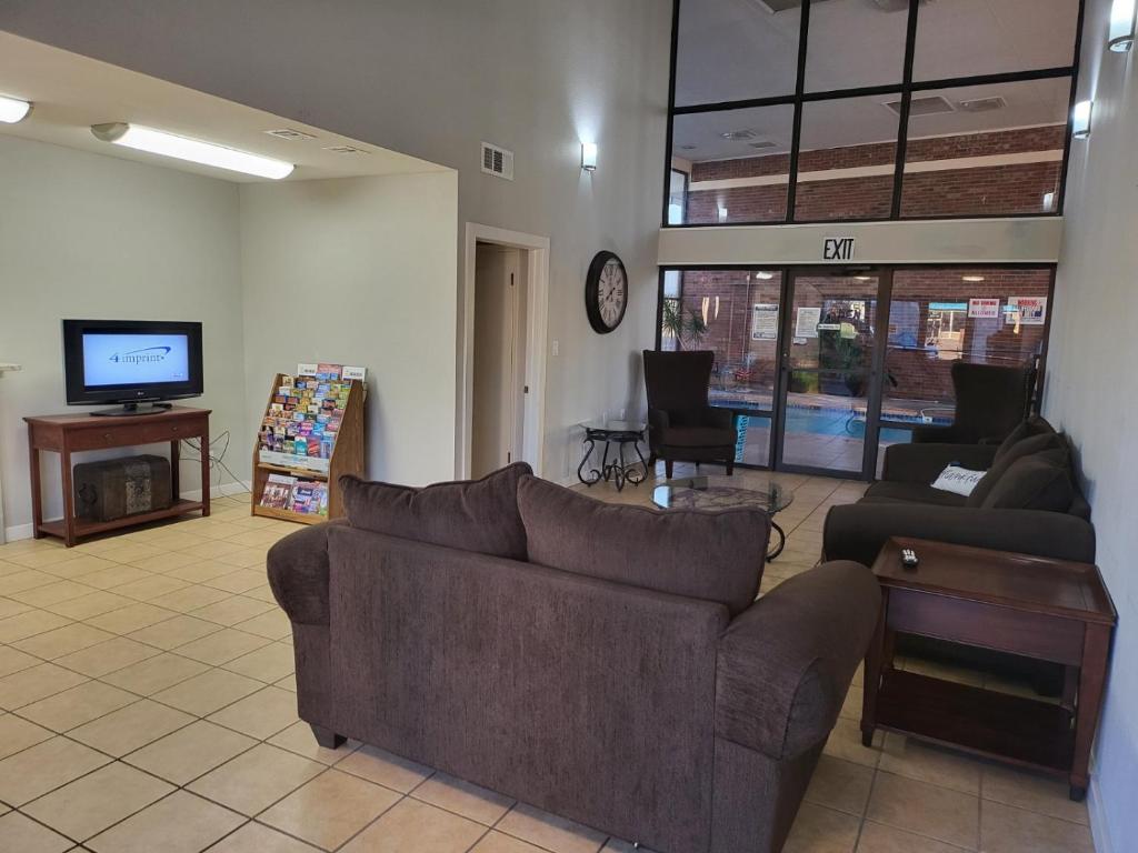 Blue Ribbon Inn and Suites photo