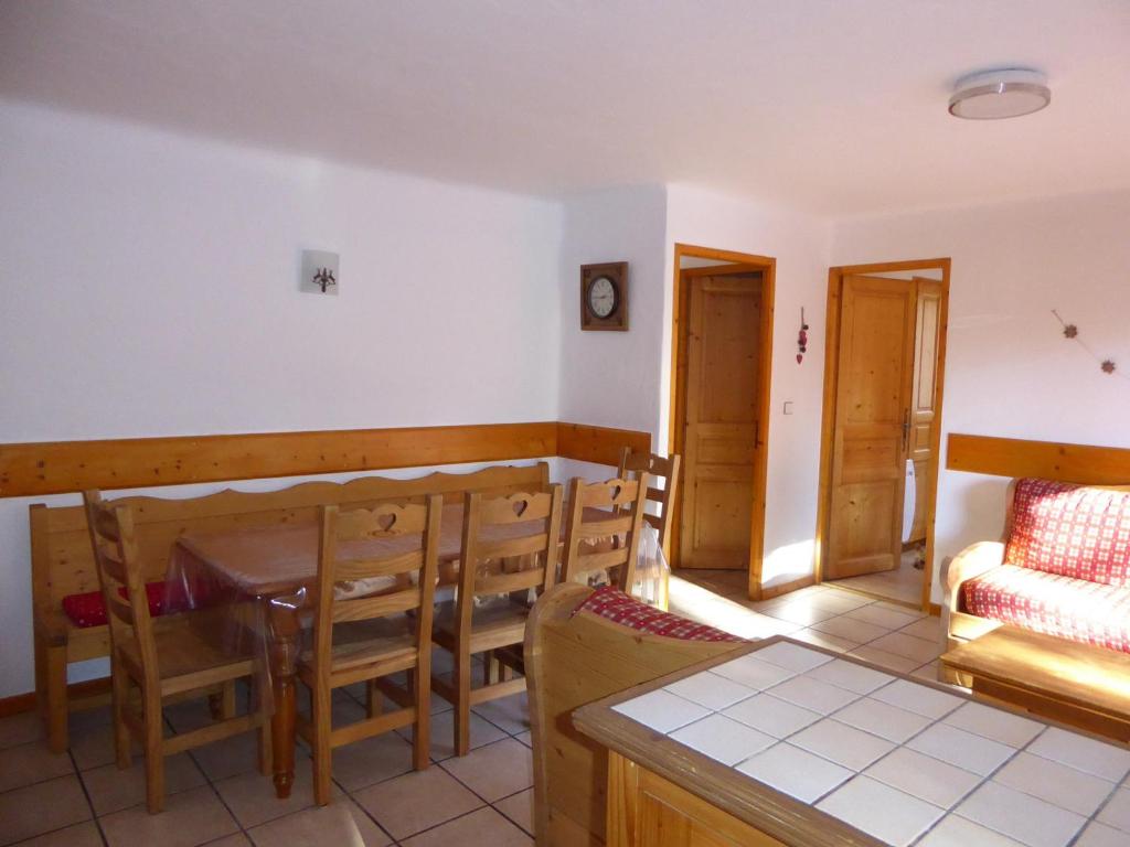 Appartement spacieux avec grande terrasse et parking à Champagny-en-Vanoise - FR-1-464-37 - 4