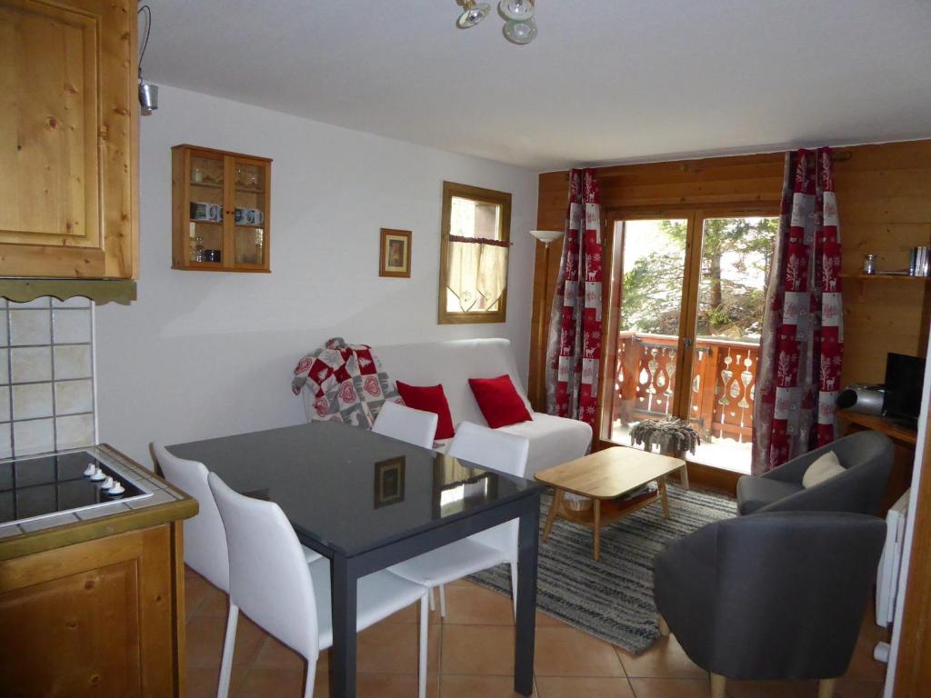 Rez-de-jardin 3 pièces proche pistes, jusqu'à 6 personnes - FR-1-464-55 - 3