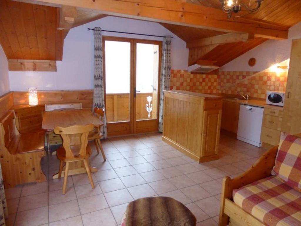Dernier étage chalet, 3 pièces, 6 pers, proche pistes - FR-1-464-106 - 1