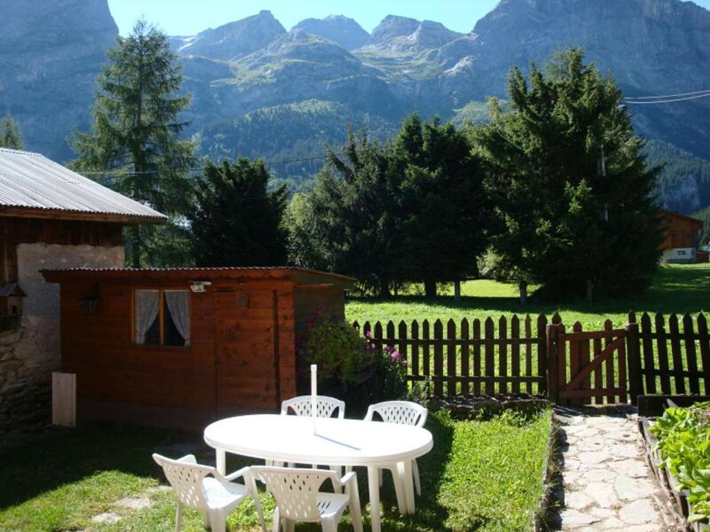 Chalet mitoyen avec jardinet, 3 pièces, 6 personnes - FR-1-464-8 - 5