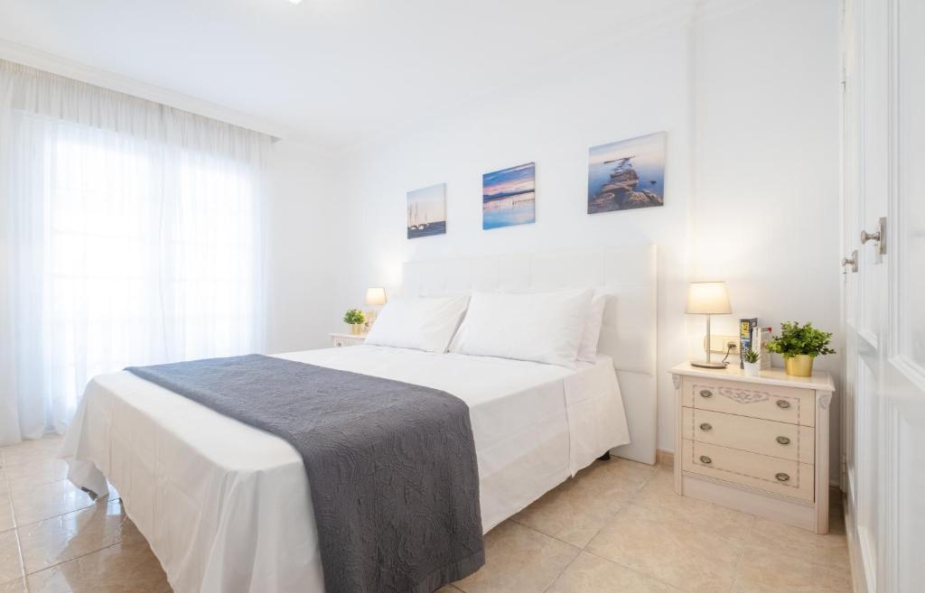 La Maricita Cristianos - Beach Front & Sea View Only Adult - 4