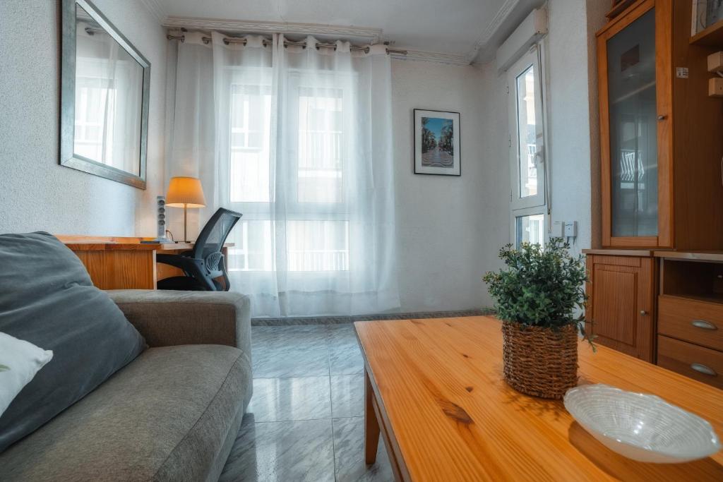 Your home in Alicante near Postiguet Beach!, Alicante