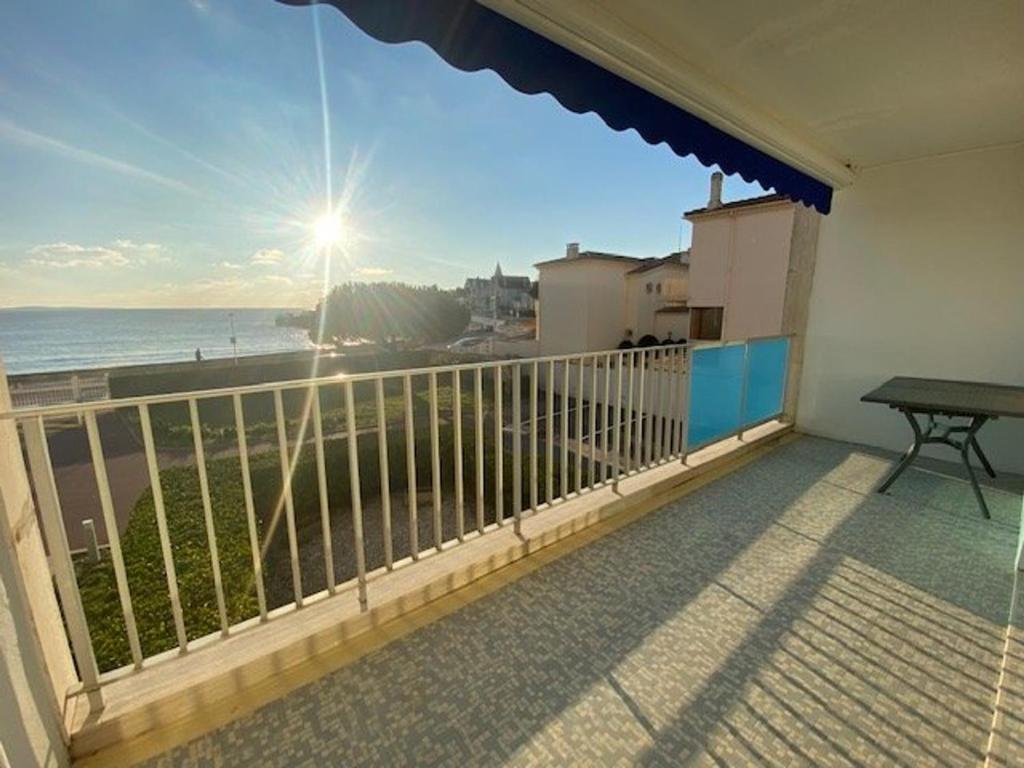 Appartement rénové 85m2, terrasse, parking, face à plage - FR-1-494-149 - 3