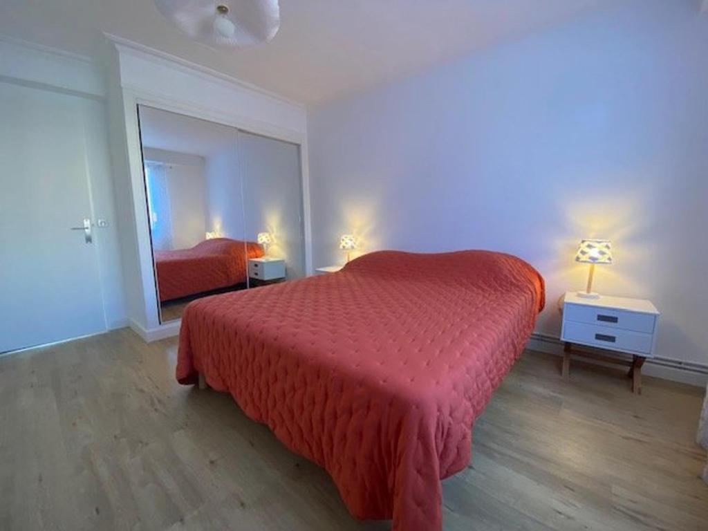 Appartement rénové 85m2, terrasse, parking, face à plage - FR-1-494-149 - 4