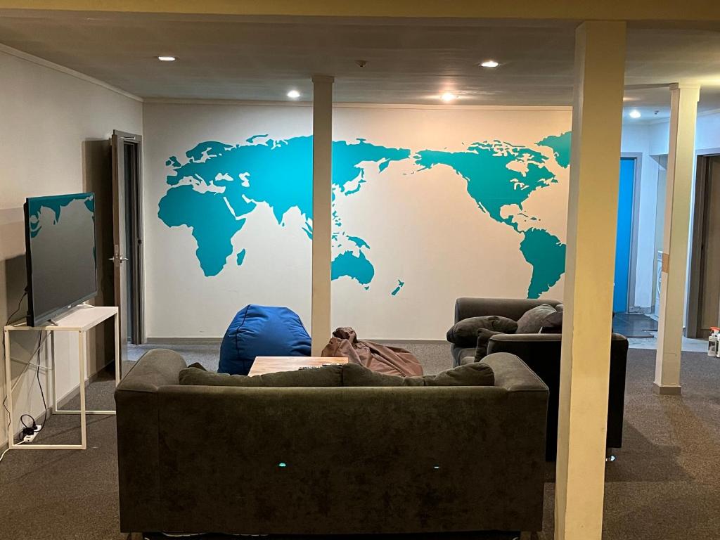 Shared lounge/TV area