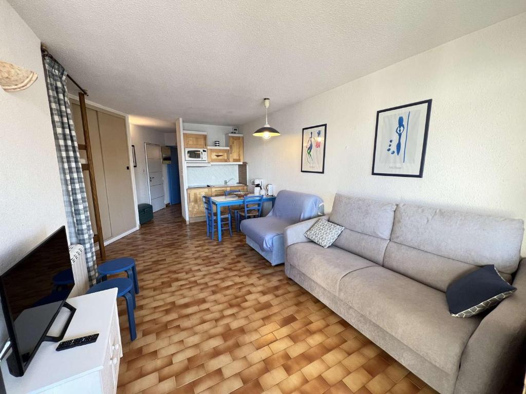 Studio cabine avec piscine, parking, lave-linge, quartier calme à Cap d'Agde - FR-1-702-39 - 2