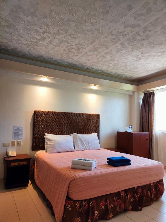 Wild Orchid Beach Resort photo