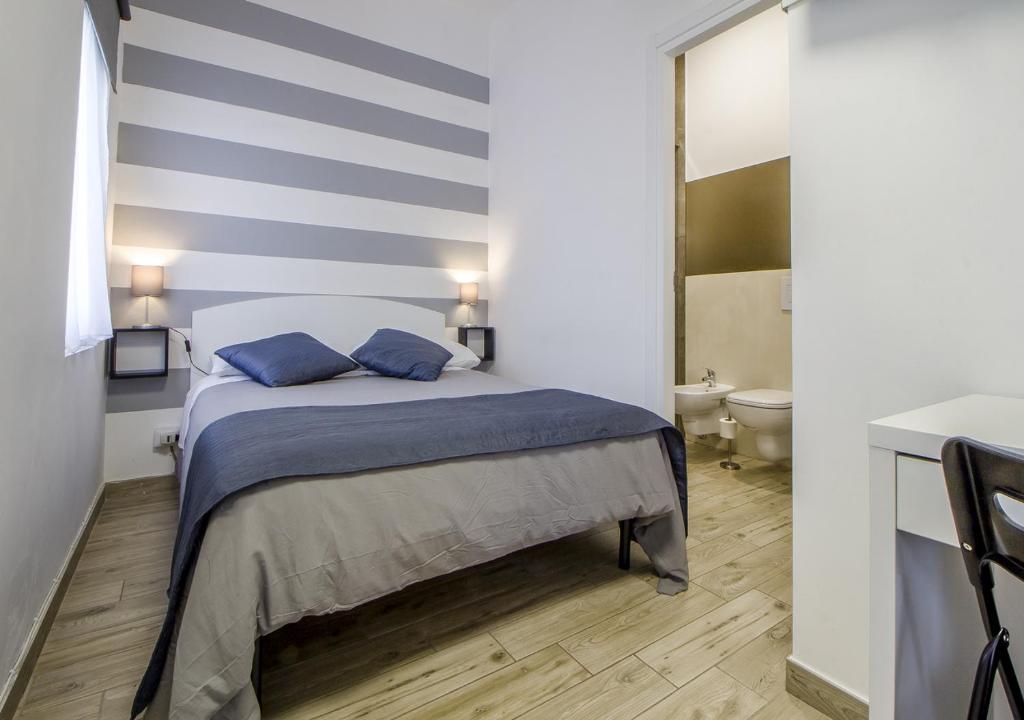 Appartamento con 2 camere e 2 bagni in centro con parcheggio - 1