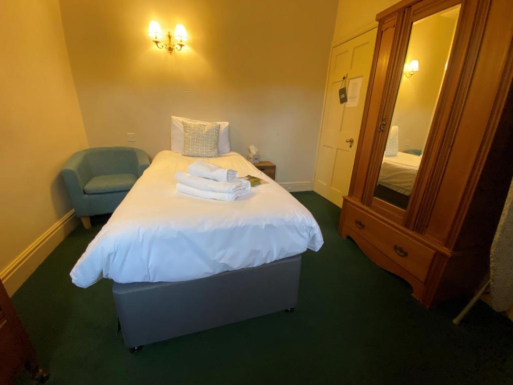 Red Lion Hotel photo