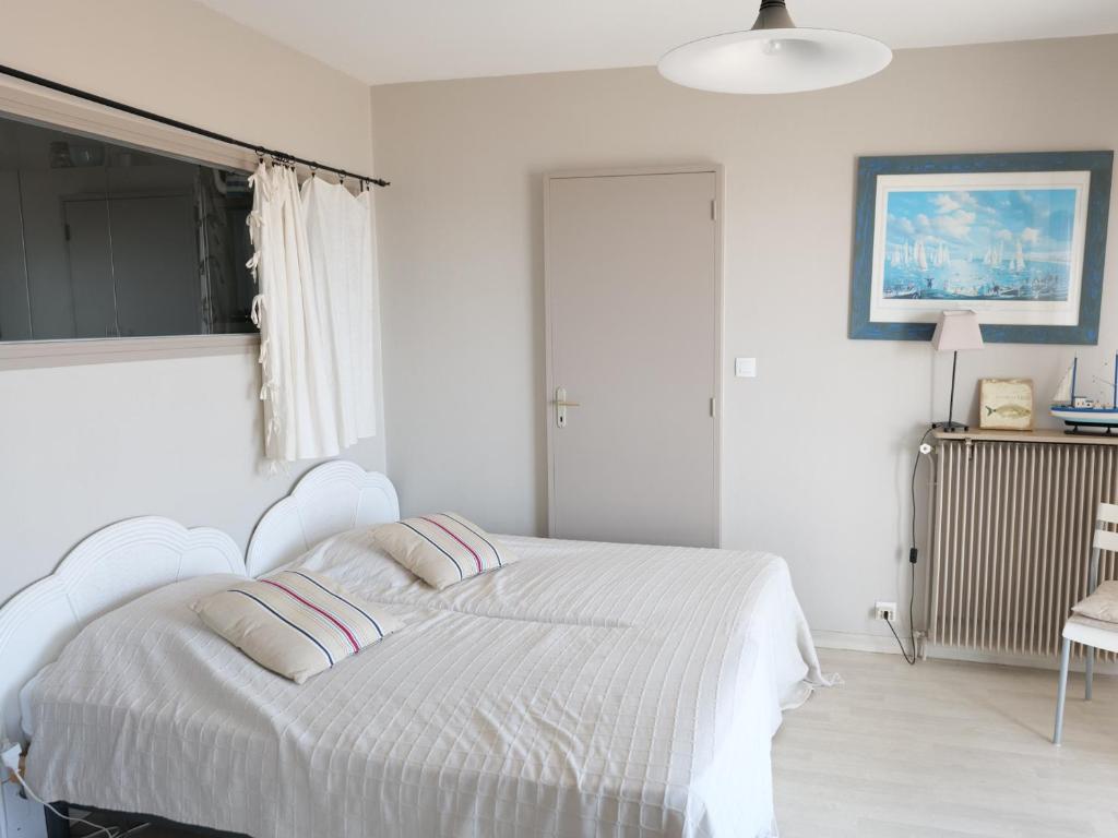 Appartement T2 en front de mer avec balcon, garage et ascenseur, Les Sables-d'Olonne - FR-1-197-475 - 4