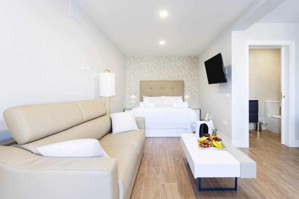 Sunnyland Lago Martianez 1 - 2