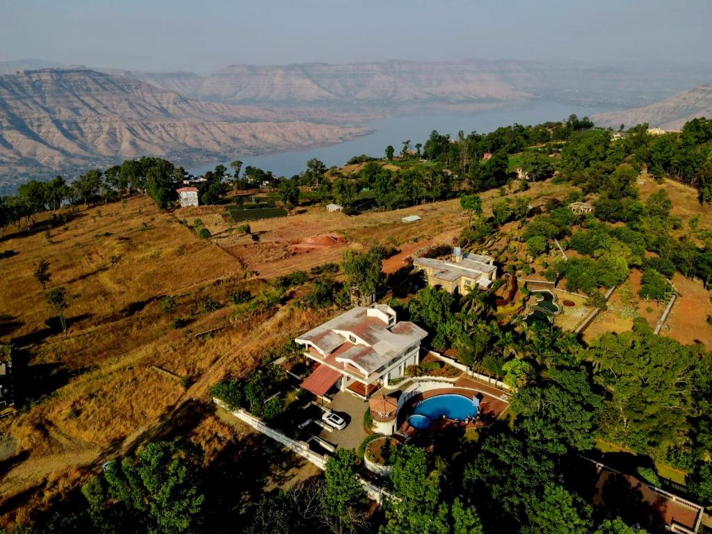 ARCUS VILLA - Swimming Pool/AC/Luxurious photo