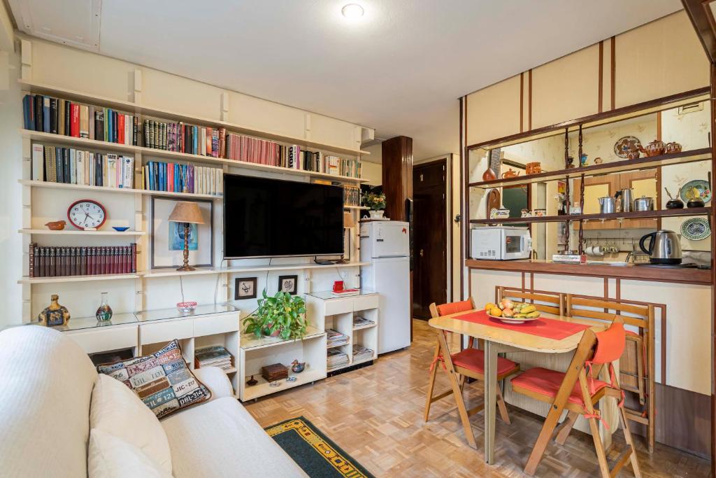 For You Rentals Castellana Business Center Apartment TEMPORAL MDM32, Мадрид