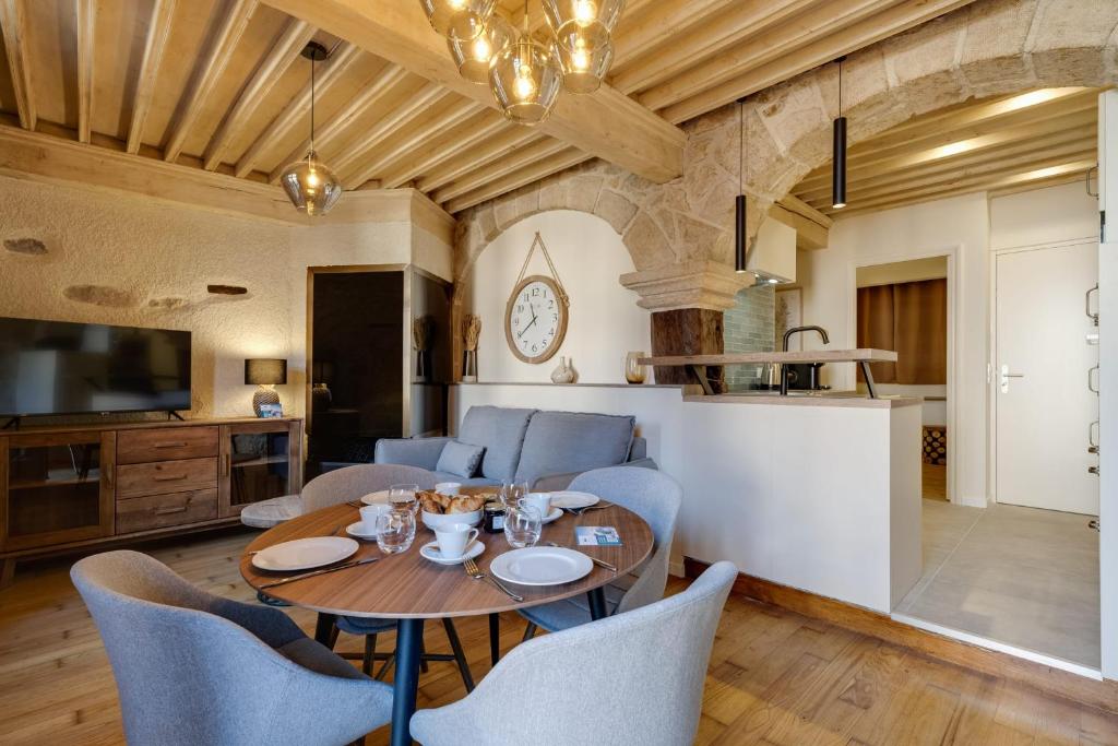 Le Balcon Perrière I - Appartement de charme avec vue directe sur le Thiou - 3