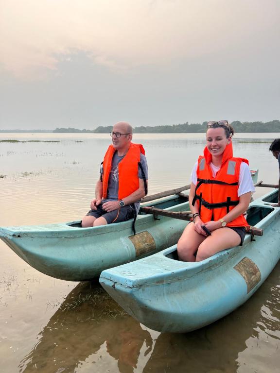 Saffron Lake Yala photo