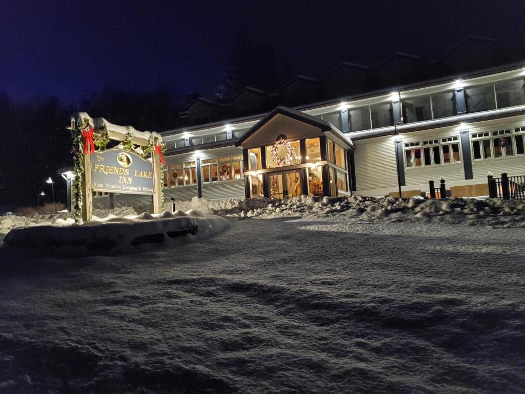 Friends Lake Inn photo