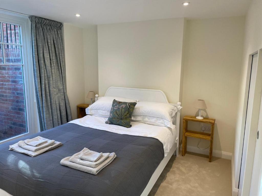 Self-contained annex with parking central Oxford