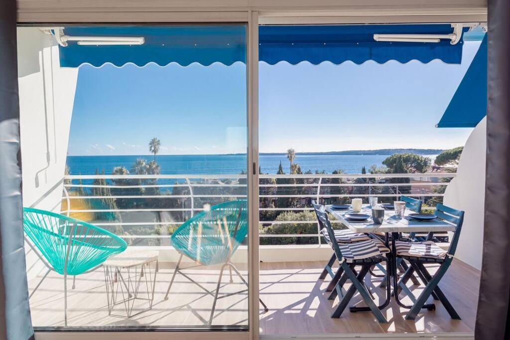 Apartment With Panoramic Sea View, Walk To The Beach - Maréchal Juin by Halldis - 2